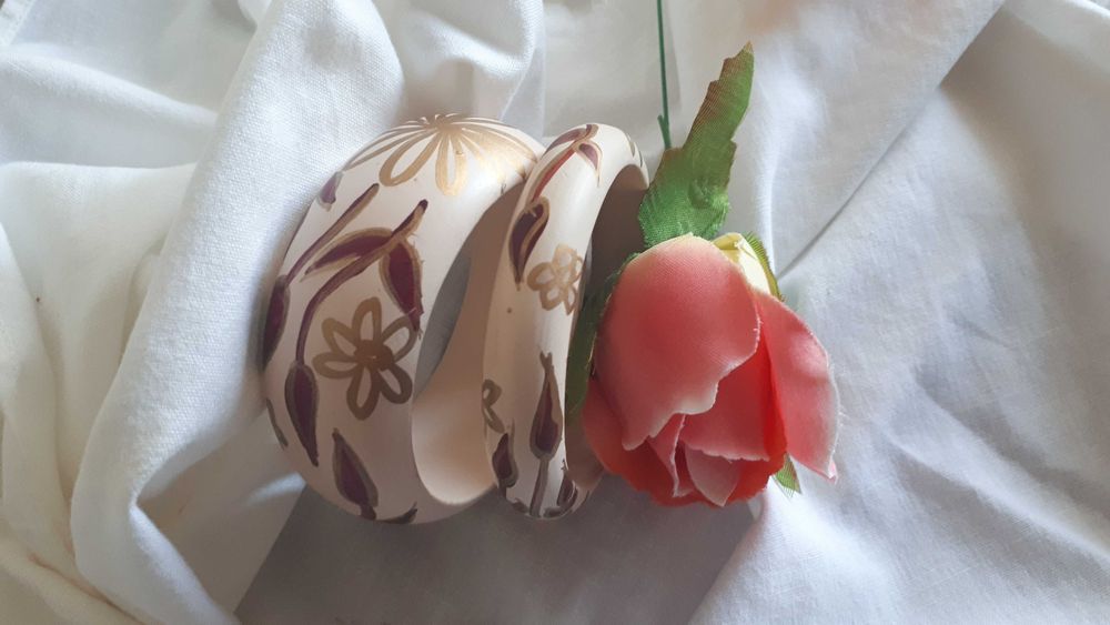 Conjunto de 2 pulseiras rosa claro + bordô + dourado - Novas