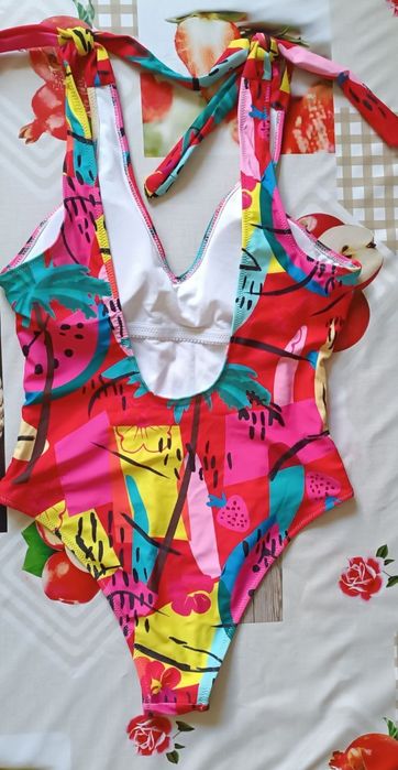 Фірмовий купальник