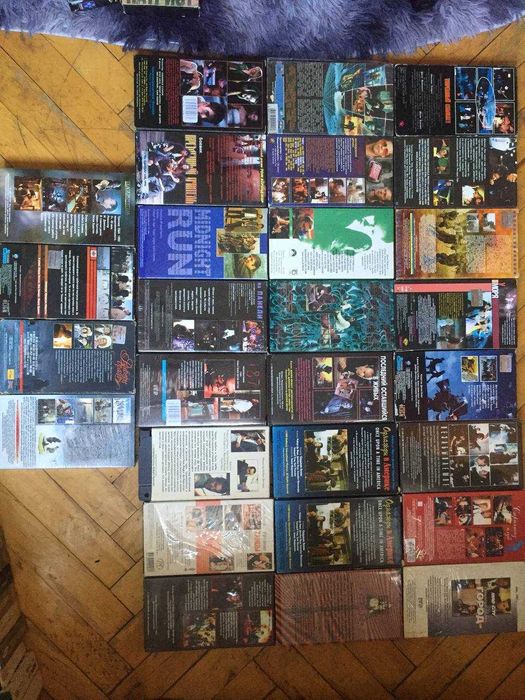 Бөксесін көрсететін трансвеститтердің видеосы