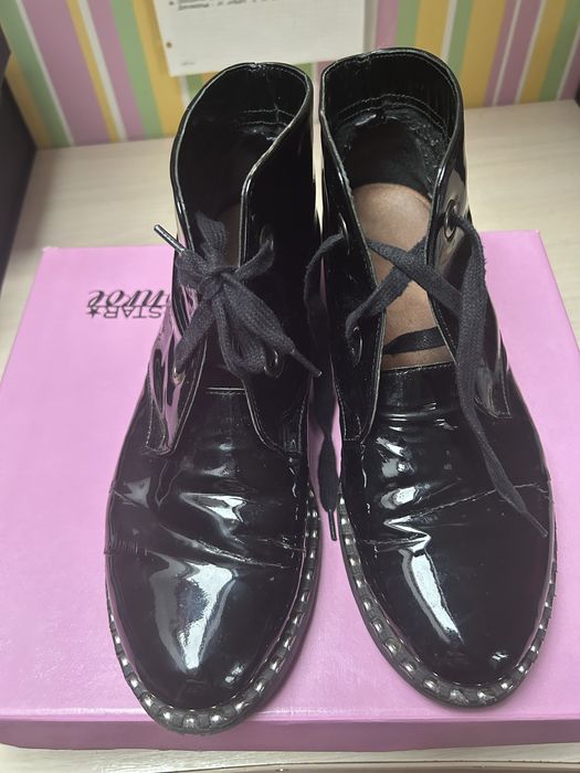 Ботинки женские, кожаные, лаковве