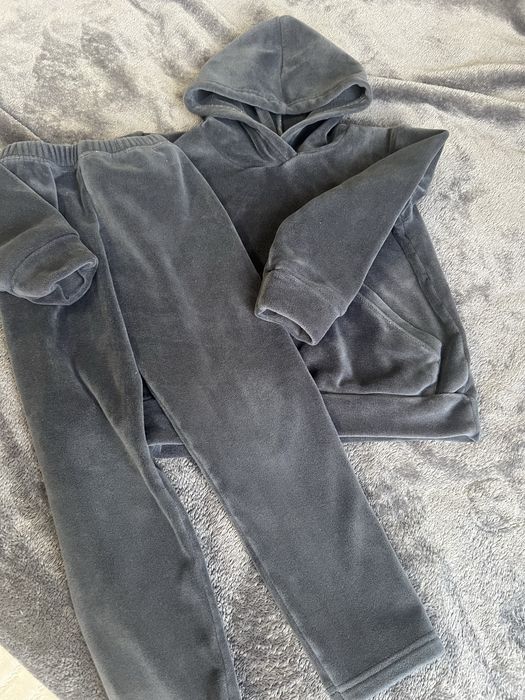 Велюровий крстюм 110