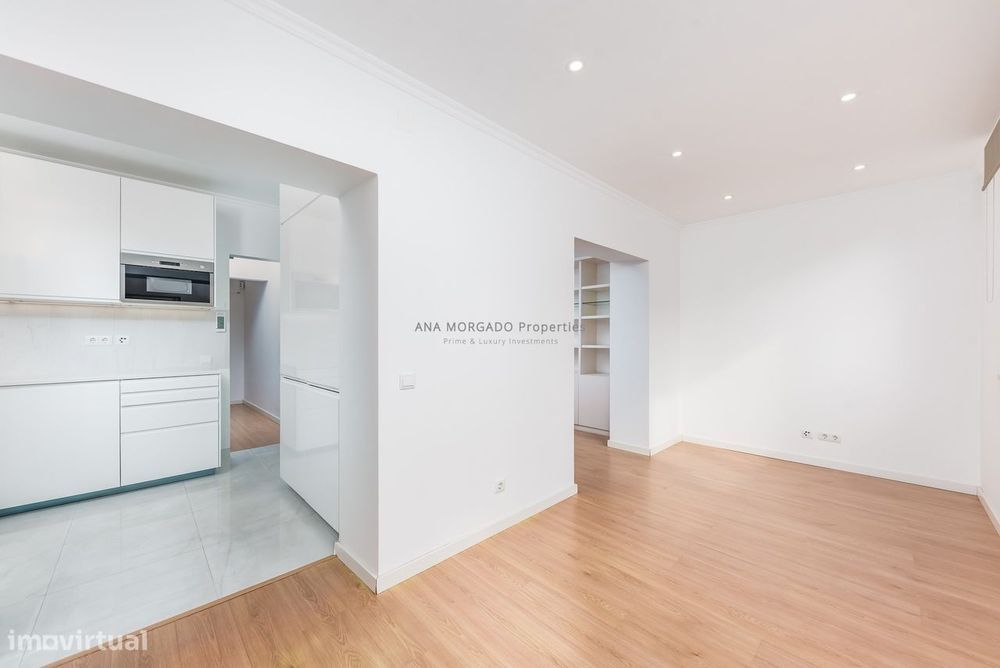 Moradia T3 + 1 Remodelada para Arrendamento no Bairro da Encarnação –