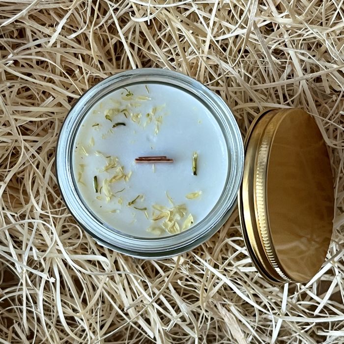 Świeca sojowa FRESH TUBEROSE moments.