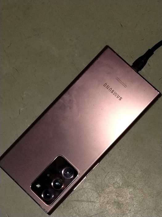 Sumsung note 20 ultra. Экран редко включается. Но включается. Под восс