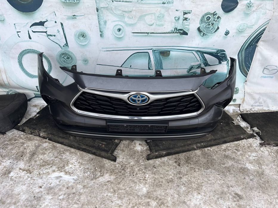 Toyota Highlander Бампер передній в зборі рестайлінг на 23-26 року