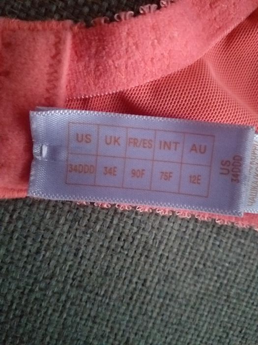 Biustonosz stanik savage X fenty  34 E