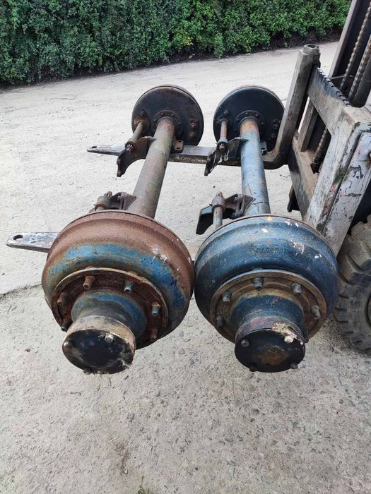 Вісь причіпа  ЗІЛ ГКБ, ступиця, барабан