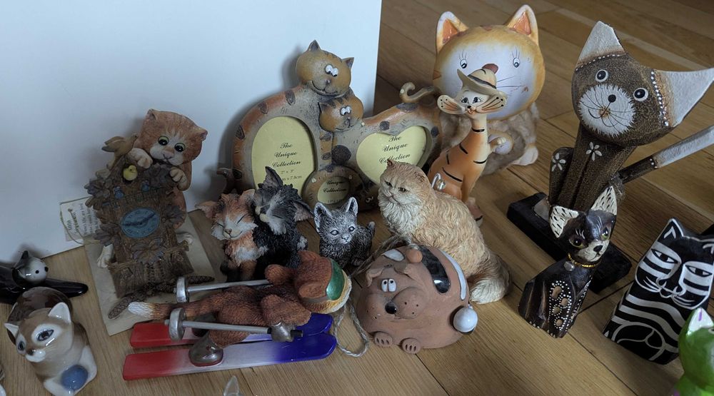 Figurki  kotów (porcelana, drewno, metal, plusz, kryształ)