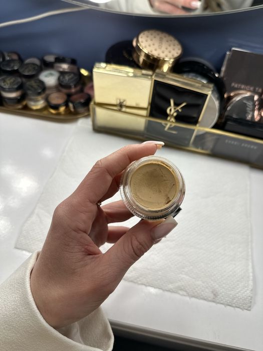 Консилер MAC (дуже гарний відтінок)