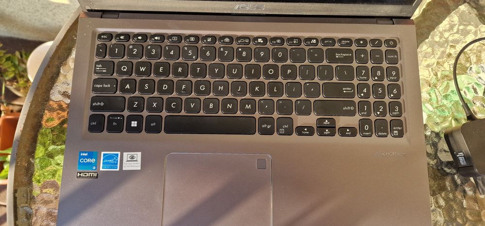 Laptop asus i3-11gen/16gb/256ssd/w11