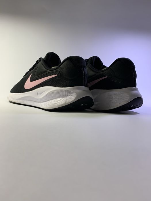 40 розмір  Nike Revolution 7