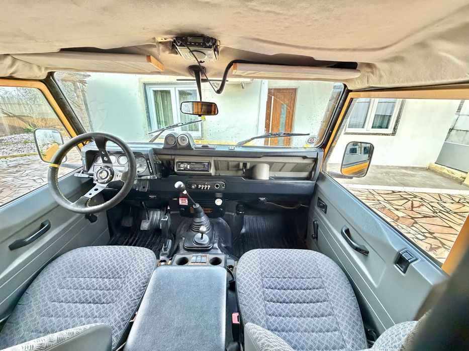 Land Rover Defender TD5, em configuração Camel Trophy