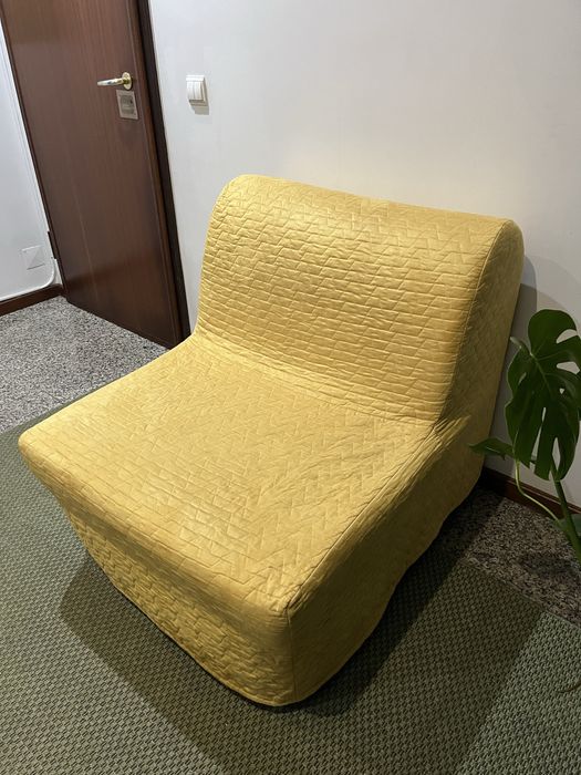 Sofá cama com protetor
