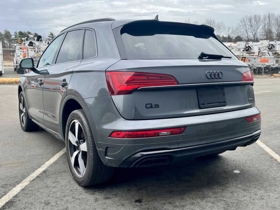 Audi Q5      2022