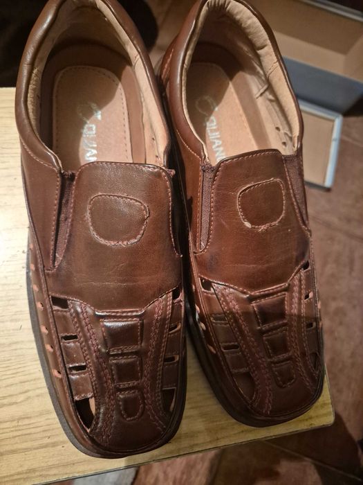 Męskie buty w kolorze brązowym, rozmiar 43