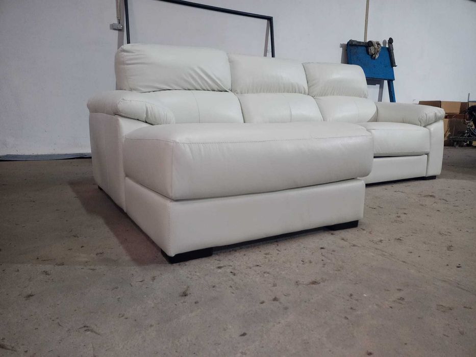 Sofá branco em pele novo nunca usado