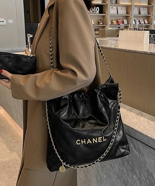 Torebka Chanel S22 black leather