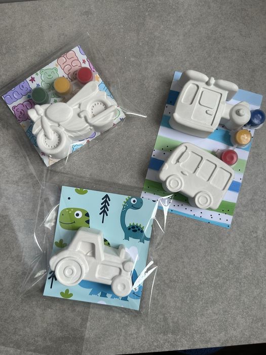 розмальовки, подарунки діткам від іменн