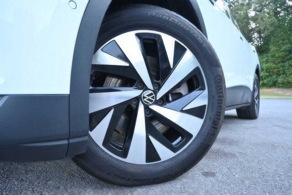 Volkswagen ID.4      2022