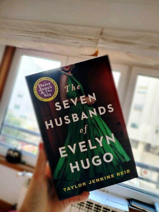 "The seven husbands of Evelyn Hugo"de Taylor Jenkins Reid