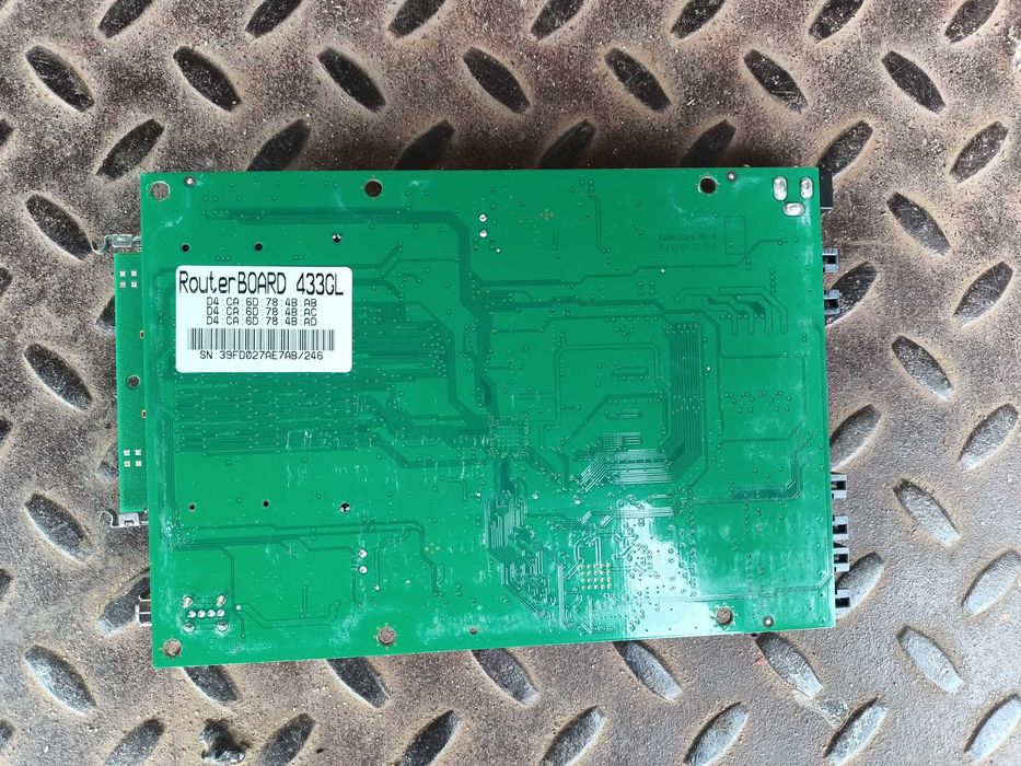 Проводной маршрутизатор (плата)  MikroTik RouterBoard RB433GL