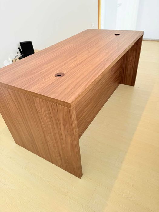 Secretária NOVA em MDF com gavetas