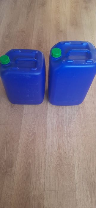 Продам каністри б/у відмінний стан 20,25 літрів