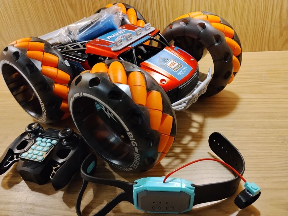 Вездеход twist аккумул. на пульте (2 пульта) радиоупр металл свет звук