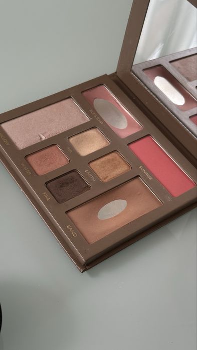 zestaw luksusowych kosmetyków Bobbi Brown krem pedzel róż tusz maskara