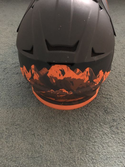 Kask lazer hulajnoga lub rower downhill