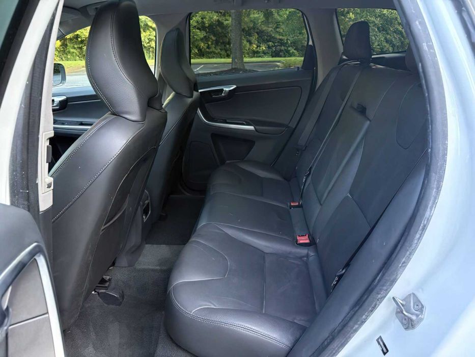 Volvo XC60      2016