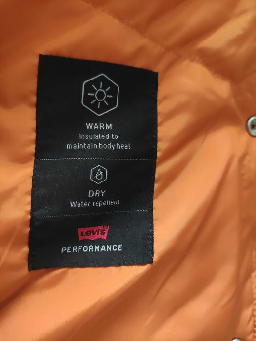 Берукавка Levi's.