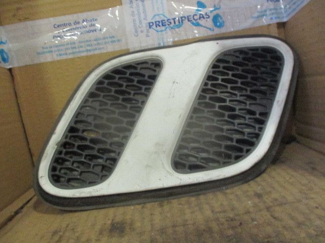 Grelha frente SUBARU Impreza Sedan (GC)