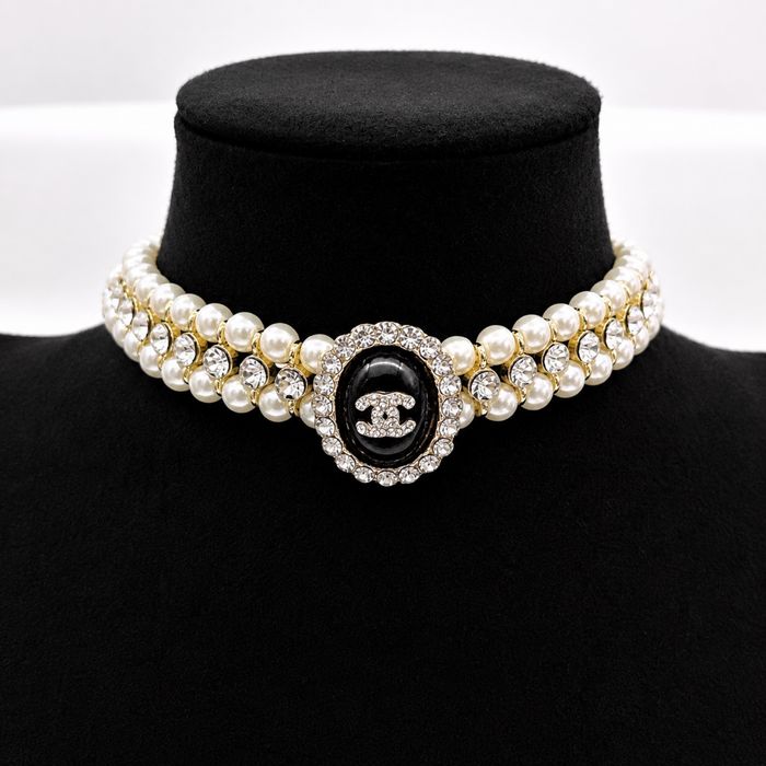 Чокер Chanel, Шанель кольє