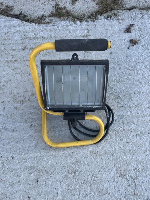 Lampa halogenowa