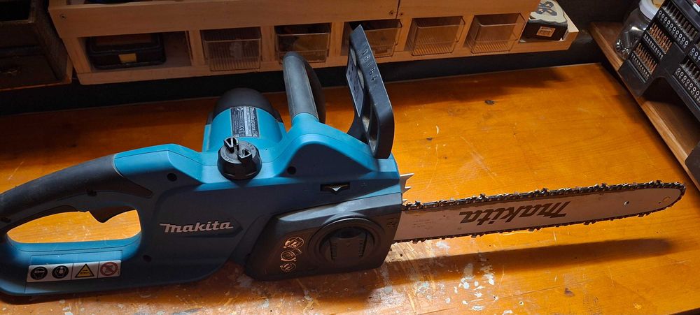Motosserra eletrica Makita