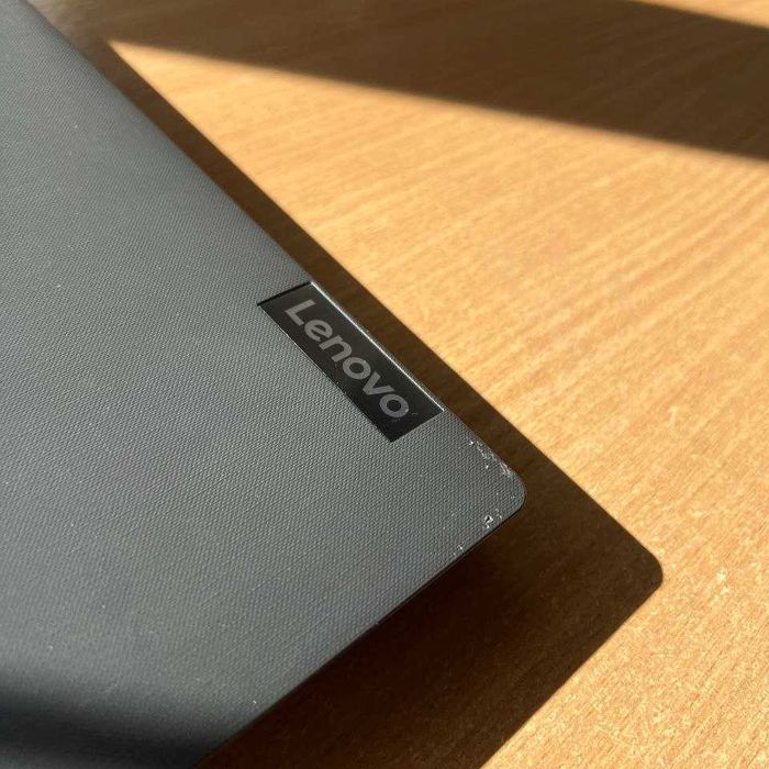Lenovo V15-ADA (82C7) | Athlon Gold | 8GB | 256GB SSD Samsung