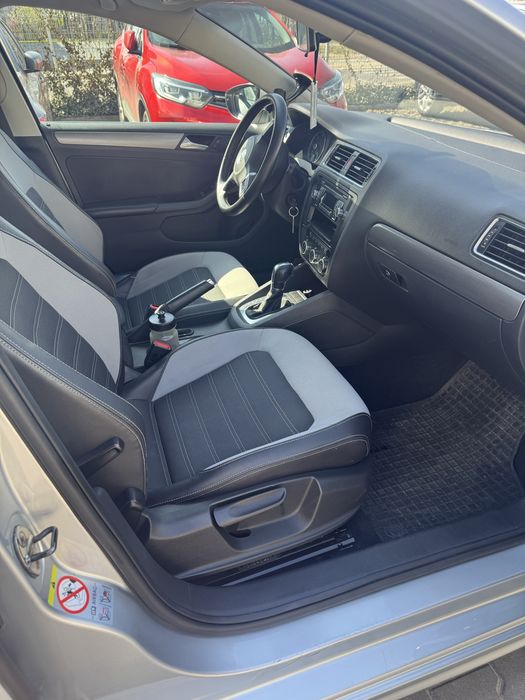 Volkswagen Jetta Highline 2.0 TDI DSG