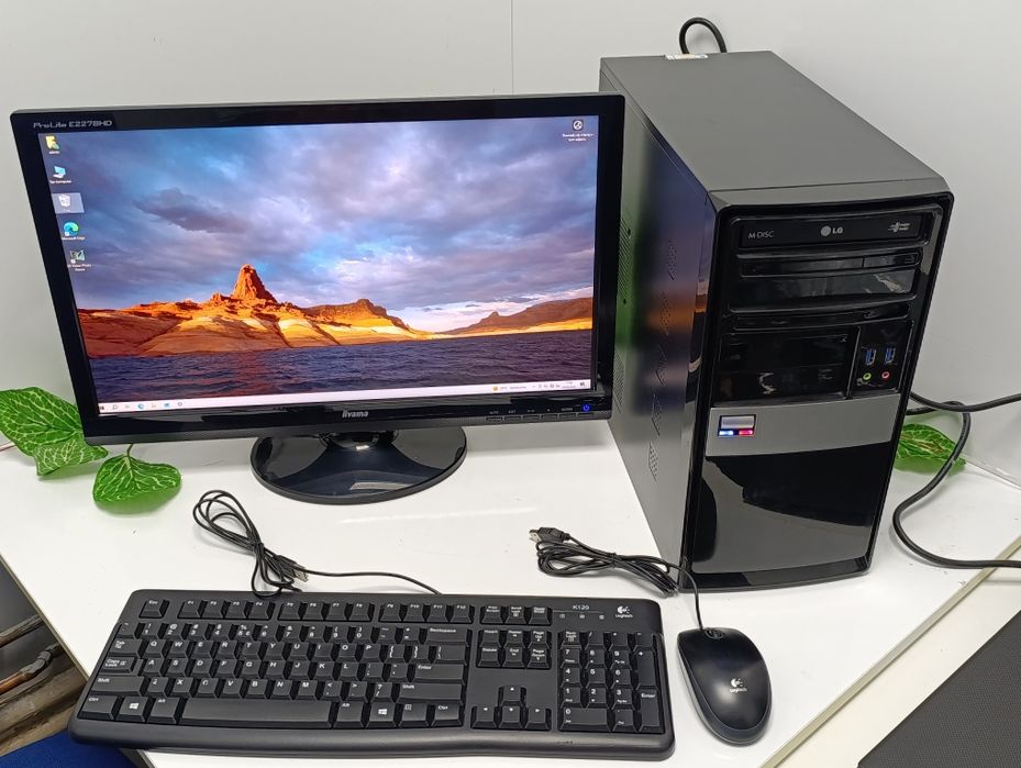 Komputer z monitorem do pracy do Minecraft Roblox Nvidia Geforce 9500GT 8GB 500GB Windows 10