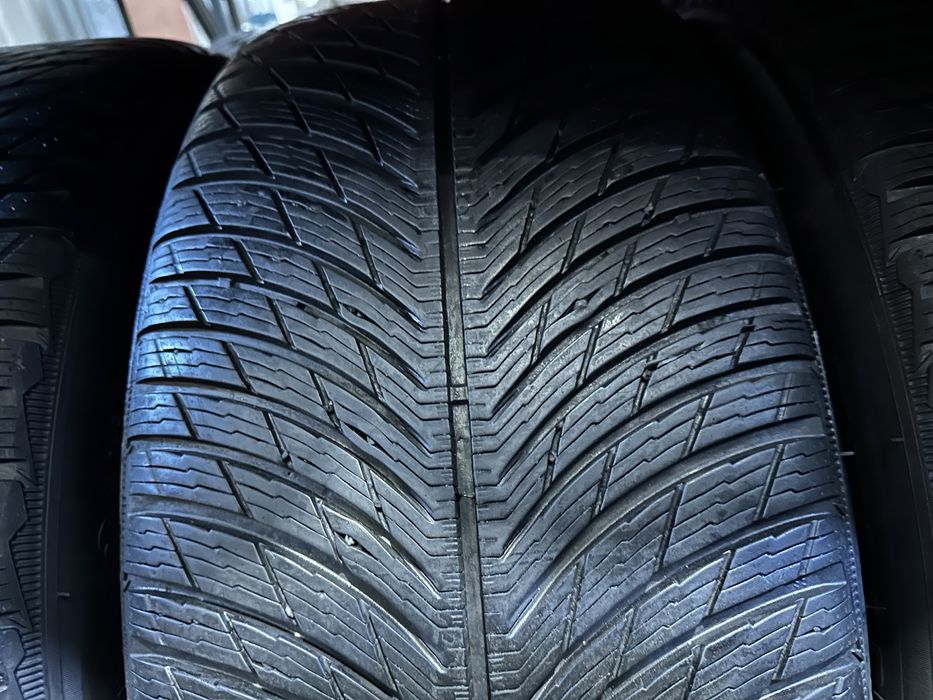 265/50 r19 Michelin run flat