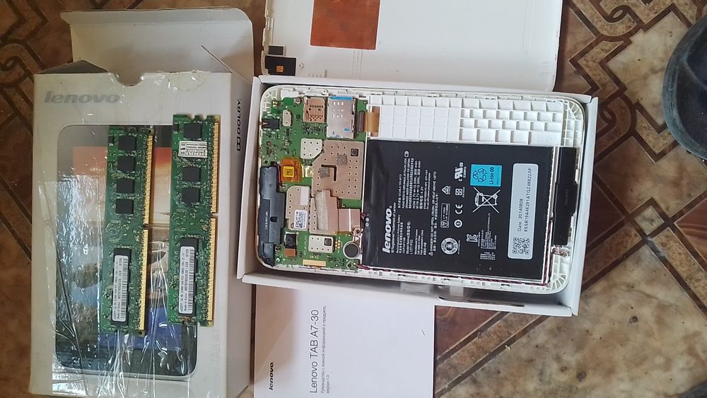 планшет Lenovo на запчасти
