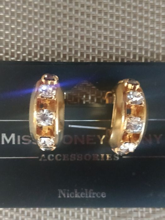 Клипсы (ювелирная бижутерия)