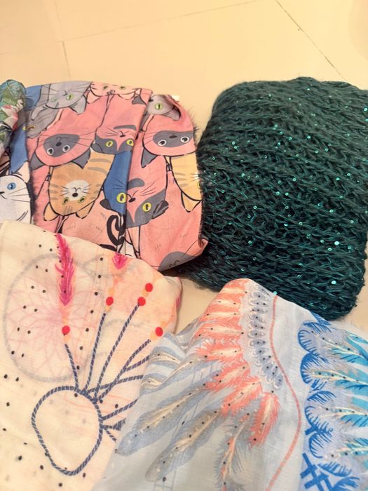 Echarpes, Cachecóis e lenços