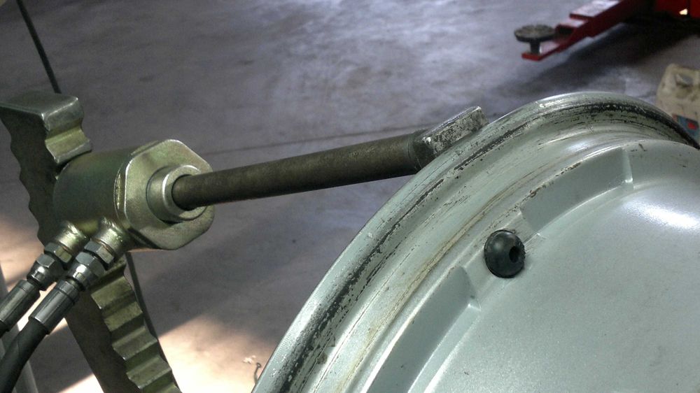 Naprawa felg aluminiowych, prostowanie felg, spawanie felg, Kraków