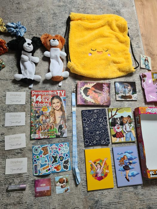 Zestaw Merch Julia Żugaj - 52 elementy + 2 plakaty gratis!!!