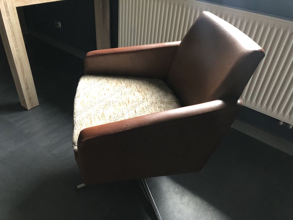 Fotel obrotowy cena 600zl