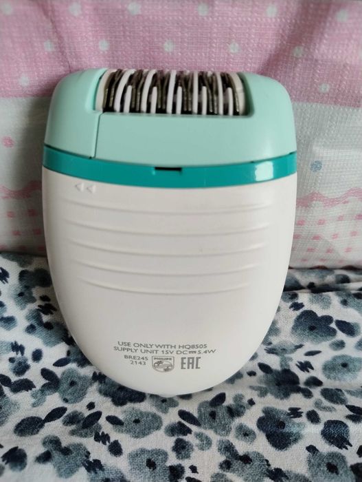 Depilator damski Philips Satinelle Essential BRE245 Bikini Nogi