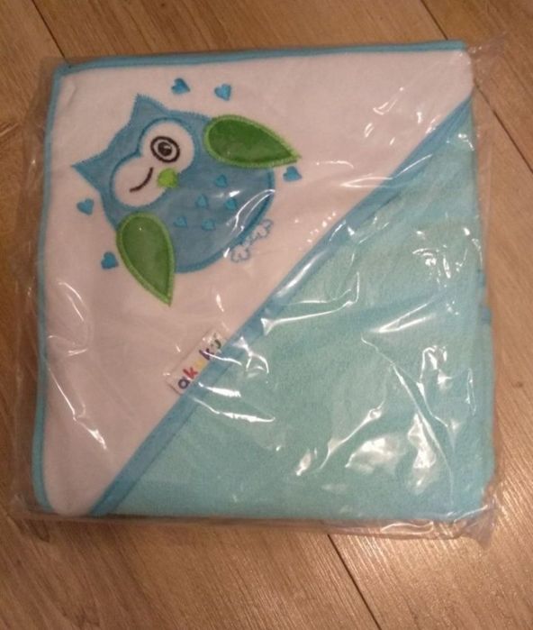 Nowy ręcznik kąpielowy z kapturem Akulu 80x80 cm