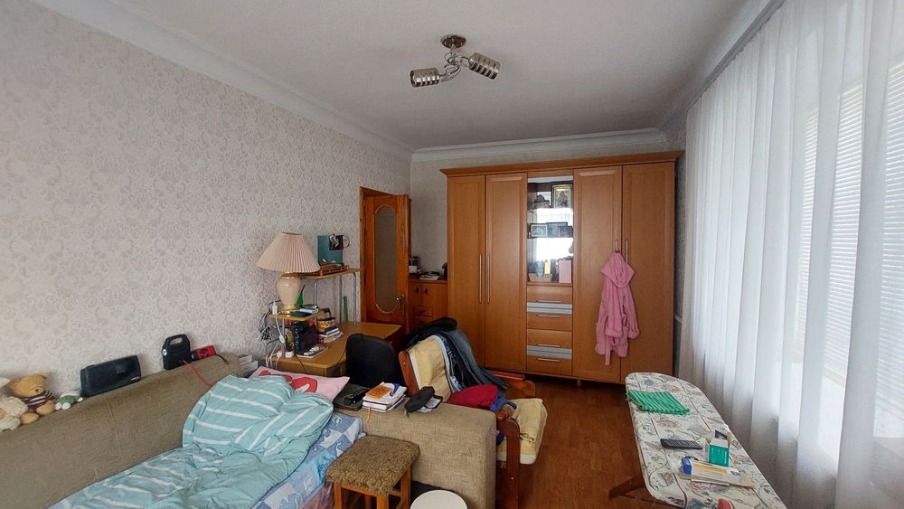 Продам 3-кімнатну квартиру. Вул.Покровська,6.