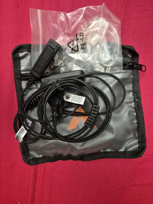 Комплект- рация  МОТОРОЛА-4400+зарядное+усиленная батарея+гарнитура